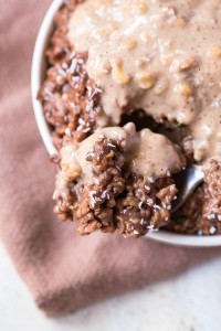 Hidden Greens {Sweet + Salty} Oatmeal- Start your morning with two servings of vegetables under your belt with this hidden greens chocolate oatmeal! This delicious, chocolate oatmeal has two veggies hidden in it which cannot be tasted- High in protein, sugar free, vegan and gluten free- It's like dessert for breakfast! @thebigmansworld - thebigmansworld.com