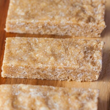 No Bake Cashew Coconut Protein Bars- 1 bowl and 5 minutes is all you'll need to whip up these healthy, delicious bars- #vegan #glutenfree #highprotein and no oven required! -thebigmansworld.com
