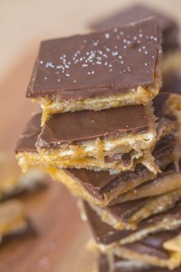 Healthy No Bake Salted Caramel Slice- This no bake recipe is a #healthy twist on the classic- High in fiber, #glutenfree #vegan and #flourless! -thebigmansworld.com @thebigmansworld.com