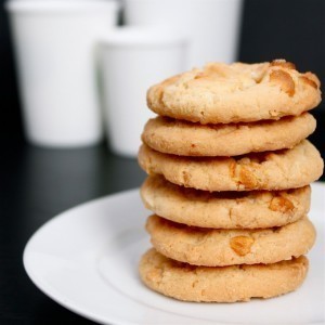 Copycat SUBWAY White Chocolate Macadamia Nut Cookies (Gluten Free)- A delicious and healthy spin on the infamous Subway cookie- Chewy, delicious and healthier than the original- thebigmansworld.com