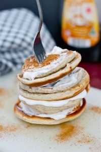 Cinnamon Bun Protein Pancakes- These #glutenfree and #sugarfree pancakes are fluffy, filling and all for under 250 calories! #cinnamon #pancakes #lowcalorie -thebigmansworld.com