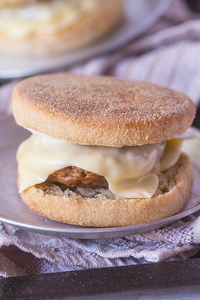 Copycat McDonalds Sausage McMuffin- These healthy breakfast sandwiches take 10 minutes to whip up and are perfect for a quick prep to set for #breakfast for a week- #paleo #glutenfree and #sugarfree- Dare I say better than the original? @thebigmansworld.com
