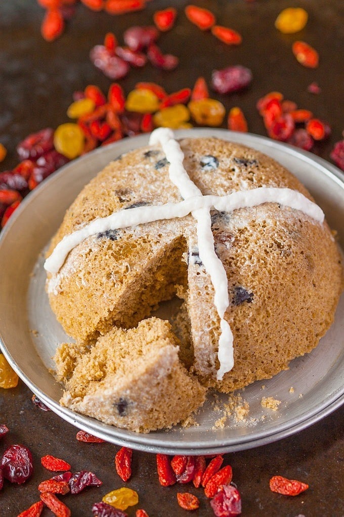Microwave Hot Cross Bun- A delicious SINGLE SERVE recipe for a hot cross bun perfect for Easter and ready in 3 minutes! Paleo, Gluten Free, Dairy Free, Sugar Free and with a vegan option! @thebigmansworld -thebigmansworld.com