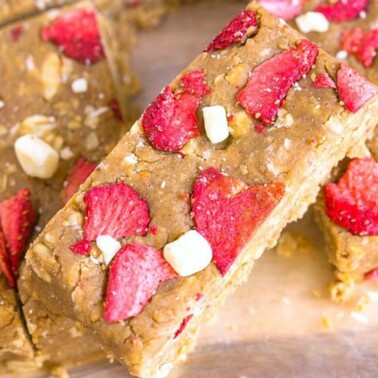 Homemade Strawberries and Cream Protein Bars that taste like a strawberry shortcake