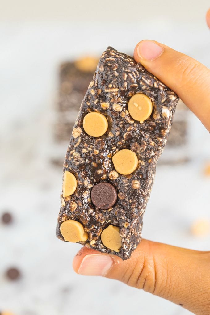Extra Chewy Chocolate Peanut Butter Granola Bars-No bake and ready in 5 minutes, they are gluten free, over 20 grams of protein and a vegan option too- A delicious snack! 