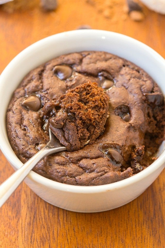 Healthy 1 Minute High Protein Brownie- SO fluffy, light and a little bit gooey, this high protein brownie tastes like dessert- NO butter, oil, white flour or sugar- Oven option too! {vegan, gluten free, paleo recipe}- thebigmansworld.com