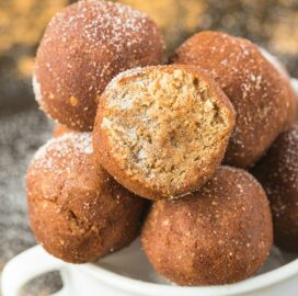 Healthy No Bake Snickerdoodle Bites- An easy recipe for soft, chewy 5-minute energy balls which are protein-packed and made sugar-free and keto! Also paleo, vegan and gluten-free! The perfect Christmas or holiday snack which tastes like cookie dough! #ketodessert #ketorecipe #vegansnack #energybites #proteinballs #snickerdoodle