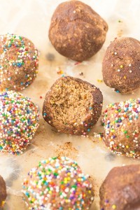 Three Ingredient No Bake Butterfinger Bites Recipe- Quick, easy and SO delicious, you won't believe how delicious and unique this recipe is using leftover bread! {vegan, gluten free, dairy free options}