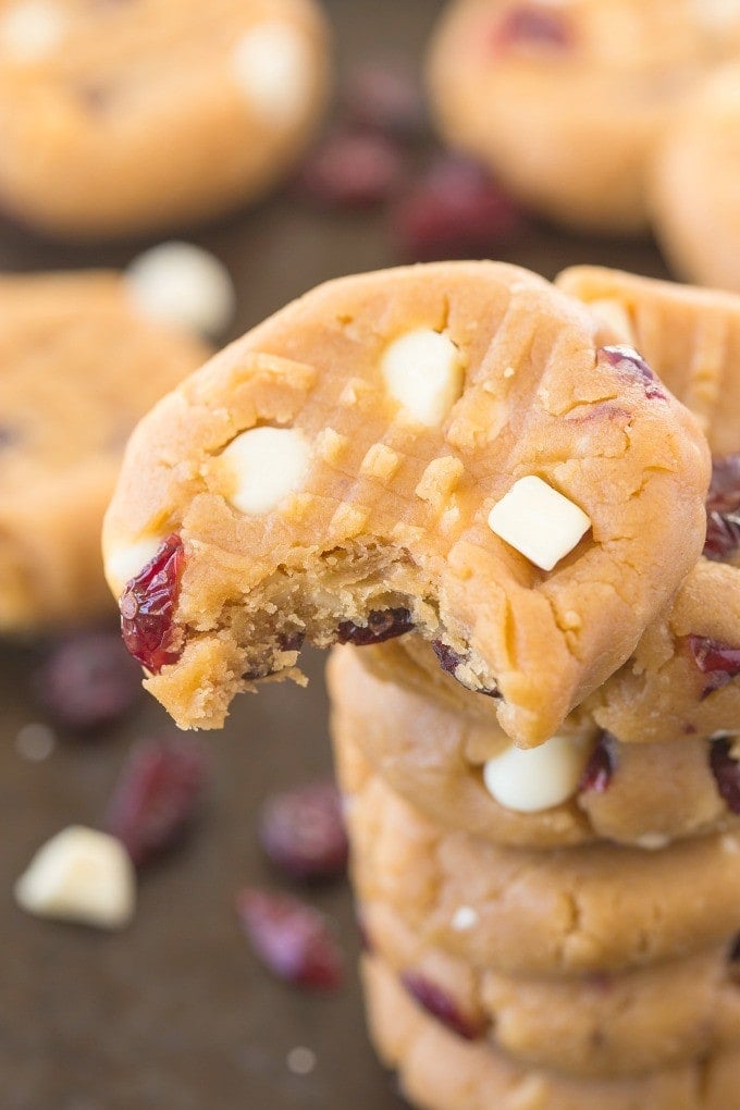 Healthy No Bake White Chocolate Cranberry Cookies- NO butter, oil, sugar or white flour but SO delicious- A quick, easy and delicious snack or healthy dessert recipe! {vegan, gluten free, paleo option}