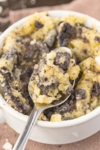 ONE minute cookies and cream cake which is healthy! Moist, fluffy and low calorie, it's the BEST sweet snack or treat to enjoy- Oven option too! {vegan, gluten free, paleo recipe options}