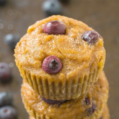 Healthy 5 Ingredient Banana Blueberry Muffins which are SO moist, gooey yet tender on the outside with NO butter, oil, sugar or grains! {vegan, gluten free, paleo recipe}- thebigmansworld.com