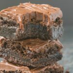These Easy Flourless Fudge Brownies are gooey and low carb, you won't believe they are keto and vegan! Made with no eggs and no sugar, they are guilt-free and delicious! Paleo, Gluten Free, Sugar Free. #ketodessert #vegandessert #flourlessbrownies #flourless #lowcarbdessert #paleo