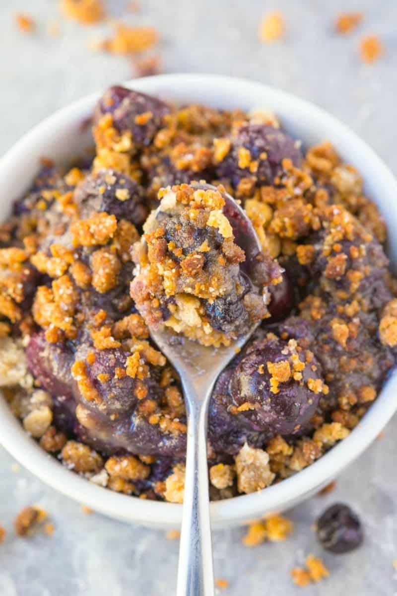 healthy blueberry crisp