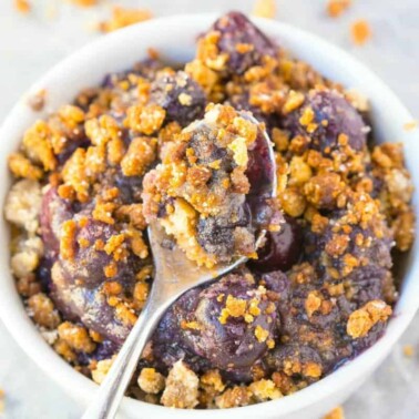 healthy blueberry crumble