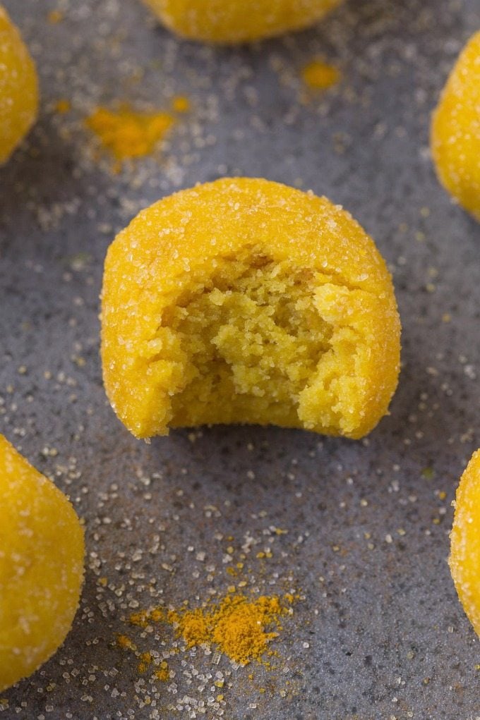 Healthy No Bake High Protein Golden Milk Bites- LOADED with Superfoods, turmeric, nutrients and detox properties, these quick and easy snack bites are the perfect wholesome snack to enjoy anytime! {vegan, gluten free, paleo recipe}- thebigmansworld.com