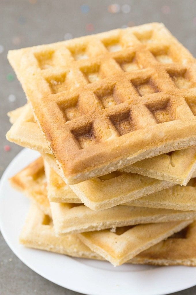 Healthy Fluffy Low Carb Vanilla Waffles