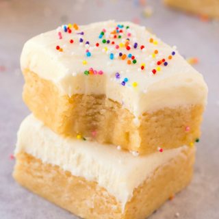 Healthy No Bake Paleo Vegan Sugar Cookie Bars- Perfect for Christmas, Thanksgiving and the holidays, this keto and low carb dessert is SO easy and takes minutes! #thanksgiving #christmasrecipe #sugarcookie #nobake #ketodessert #vegandessert #holidaybaking