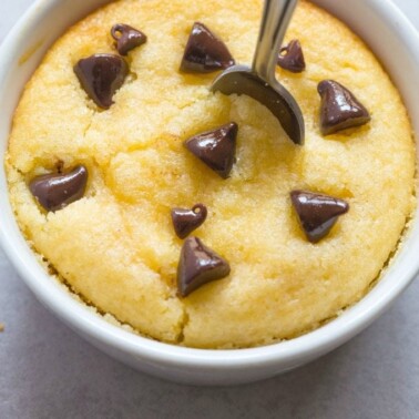 Healthy 1 Minute LOW CARB Chocolate Chip Muffin (mug cake)- Light, fluffy and moist in the inside! Single serving and packed full of protein and NO sugar whatsoever- Oven option too! {vegan, gluten free, paleo recipe}- thebigmansworld.com