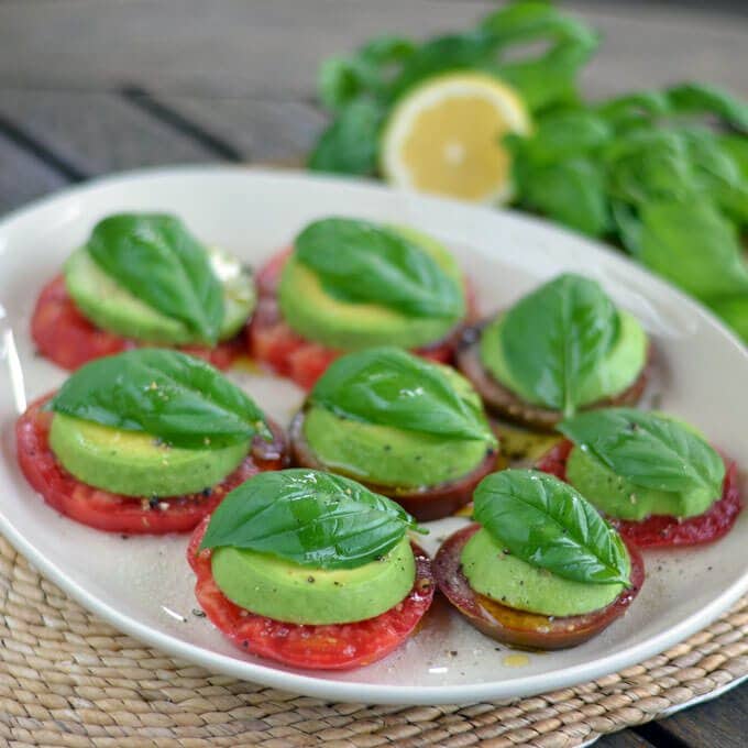 avocado-caprese-salad-heirloom-tomatoes-680x680