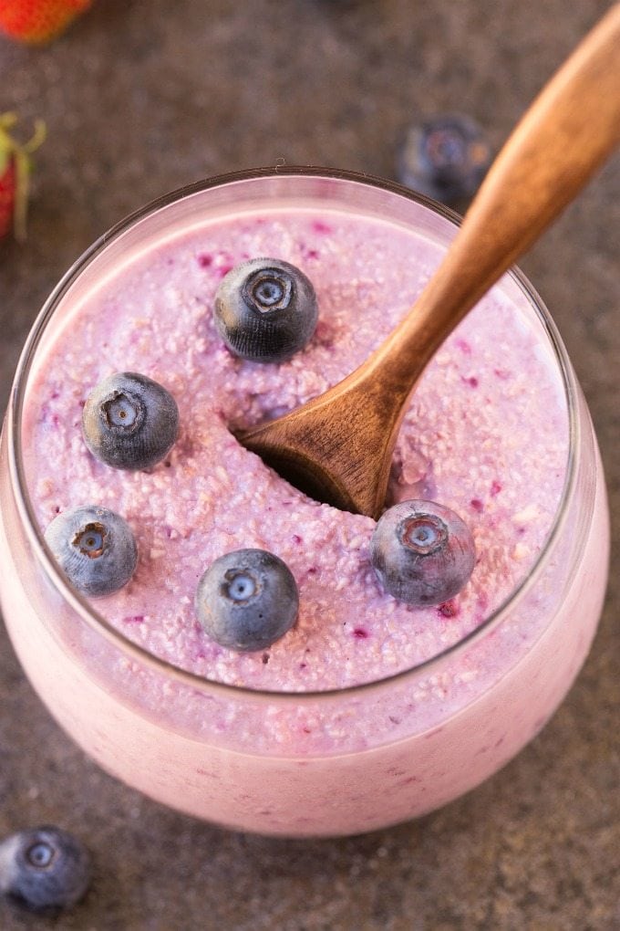 Easy smoothie recipe with mixed berries.