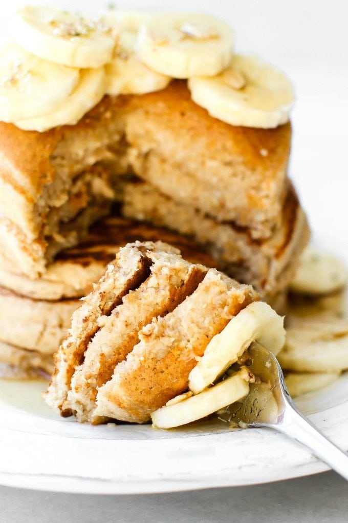 Thick and Fluffy Flourless Banana Oatmeal Pancakes