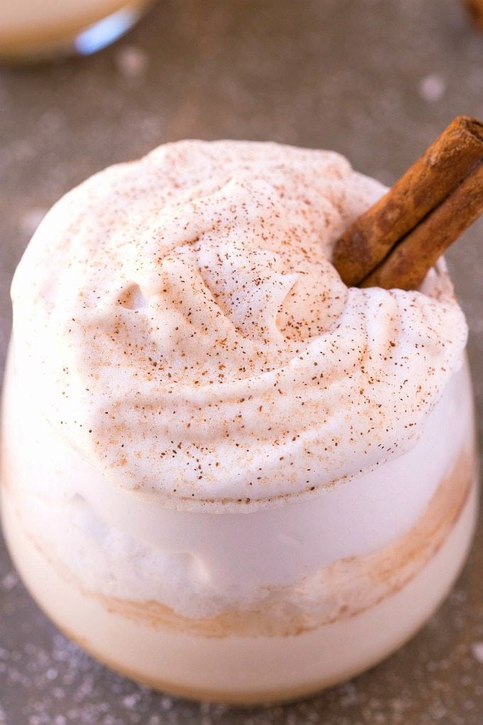 THICK & CREAMY High Protein Cinnamon Roll Shake (V, GF, Paleo)- A delicious filling breakfast or snack high protein smoothie which tastes like a cinnamon roll! Sugar free and dairy free too! {vegan, gluten free, paleo recipe}- thebigmansworld.com