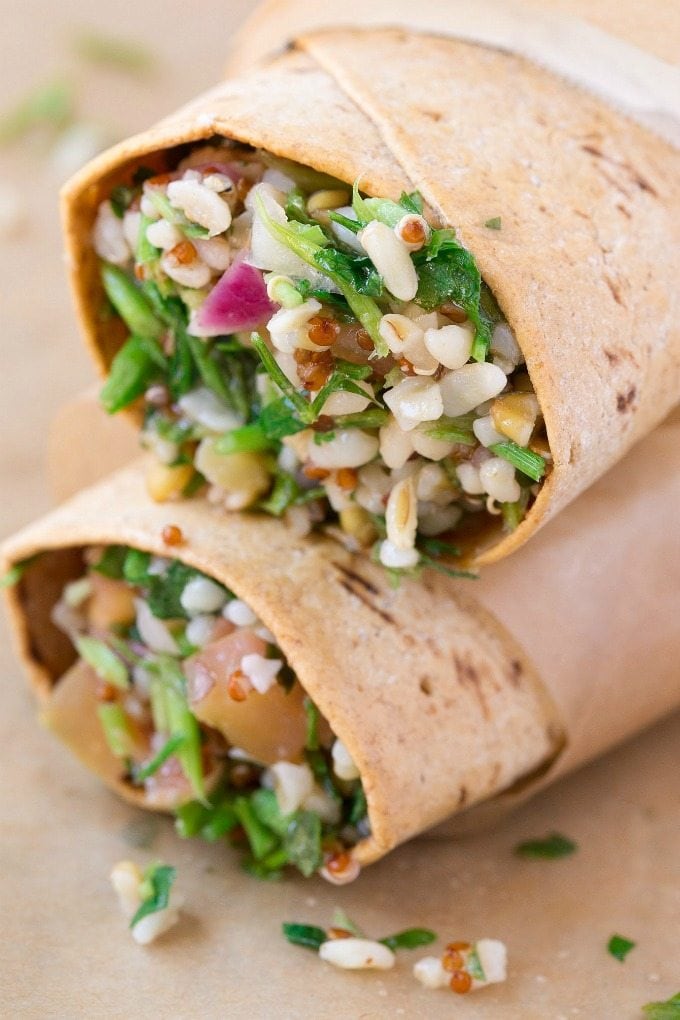 Healthy Loaded Superfoods Salad Wrap (V, GF, DF)- Easy, quick and delicious sandwich wraps recipe packed with super foods and ancient grains! Freezer friendly and weight watchers approved! {vegan, gluten free, low calorie}- thebigmansworld.com