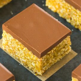 Peanut Butter Cup Protein Rice Krispie Treats (V, GF, DF)- Easy, fuss-free and delicious, this 5-ingredient healthy protein packed childhood snack combines crispy cereal, peanut butter and protein in one! {vegan, gluten free, sugar free recipe}- thebigmansworld.com