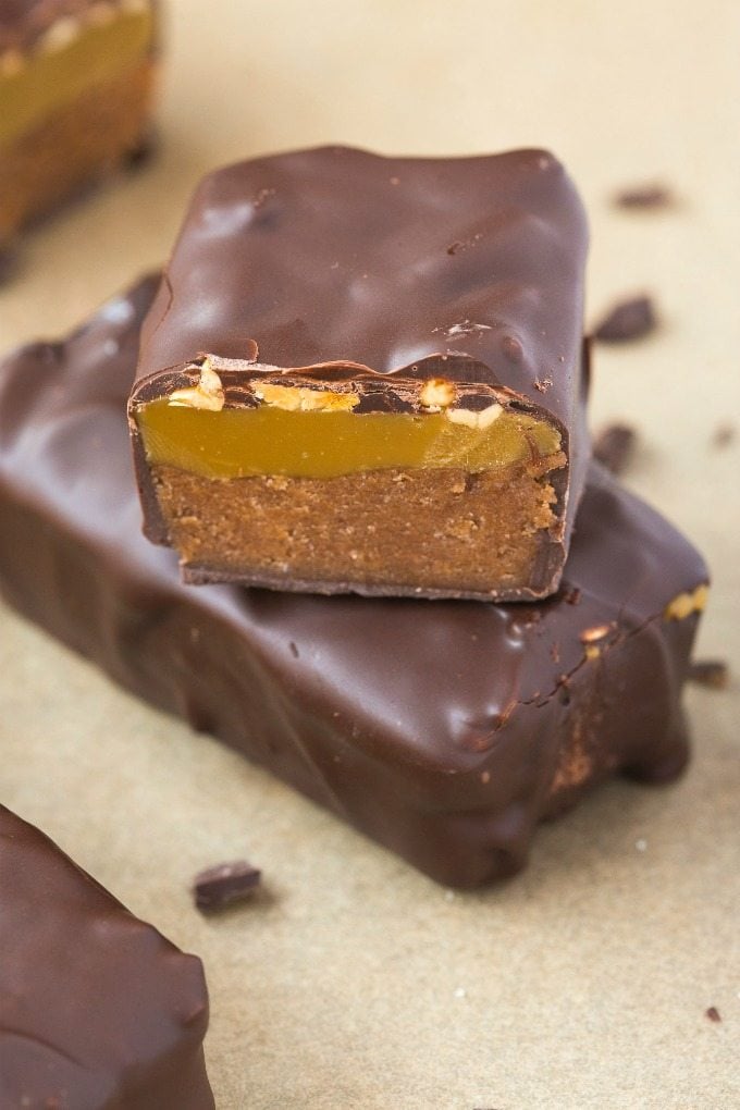 Healthy Homemade Snickers Bars (V, GF, P, DF)- Quick, easy no bake low carb snickers protein bars recipe using just 5 ingredients and ready in minutes- With or without protein powder! {vegan, gluten free, paleo}- thebigmansworld.com