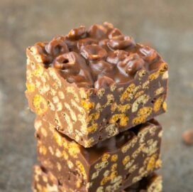 Healthy No Bake Chocolate Peanut Butter Cereal Bars (V, GF, DF)- Easy homemade crunch cereal bar recipe loaded with your favorite dry cereal, chocolate and peanut butter in one! {vegan, gluten free, sugar free recipe}- thebigmansworld.com