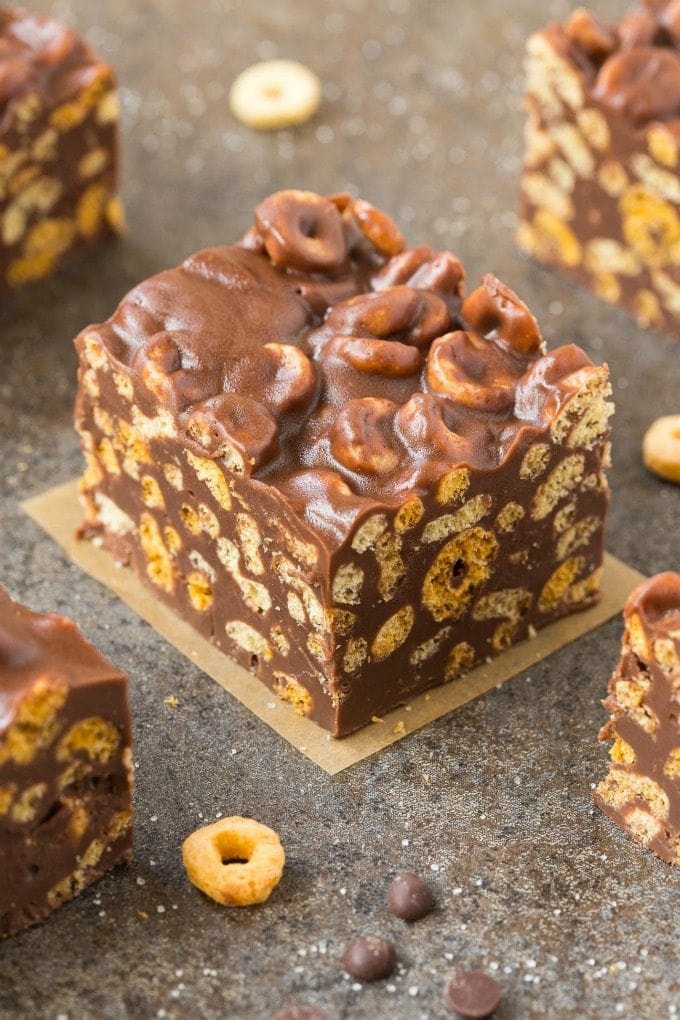 Healthy No Bake Chocolate Peanut Butter Cereal Bars (Vegan, Gluten Free)