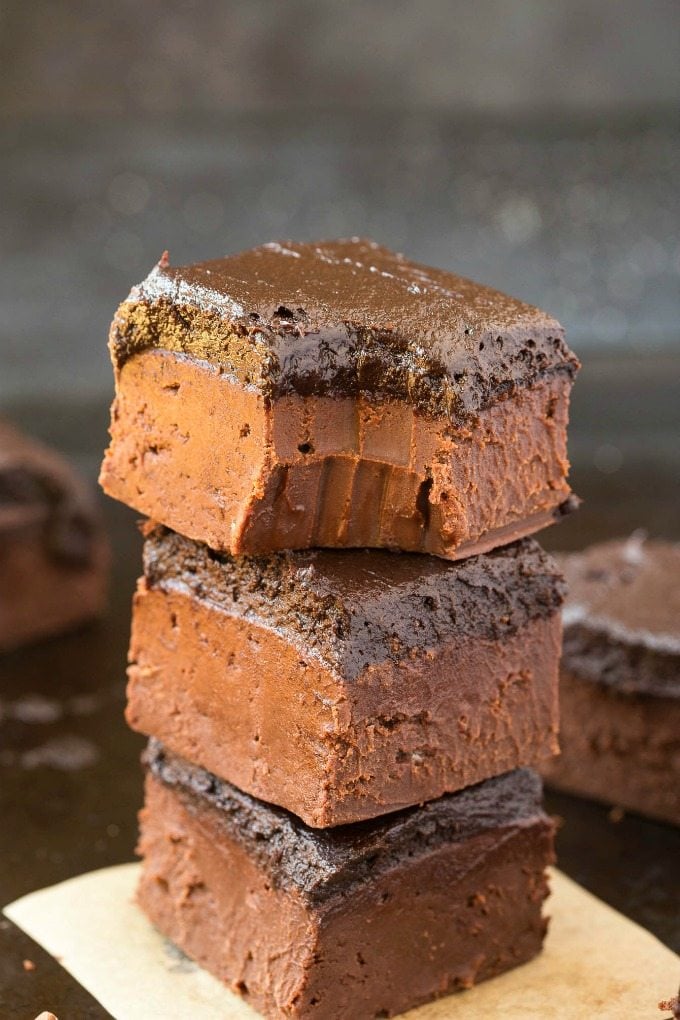 Healthy 4-Ingredient Brownie Batter Fudge (Paleo, Vegan, Gluten Free)- 100% Naturally sweetened chocolate fudge made with no condensed milk or refined sugar, and ultra smooth, melt-in-your-mouth and creamy! An easy dessert or snack. {p, v, gf recipe}- #homemadefudge #healthy #paleo #dairyfree | Recipe on thebigmansworld.com