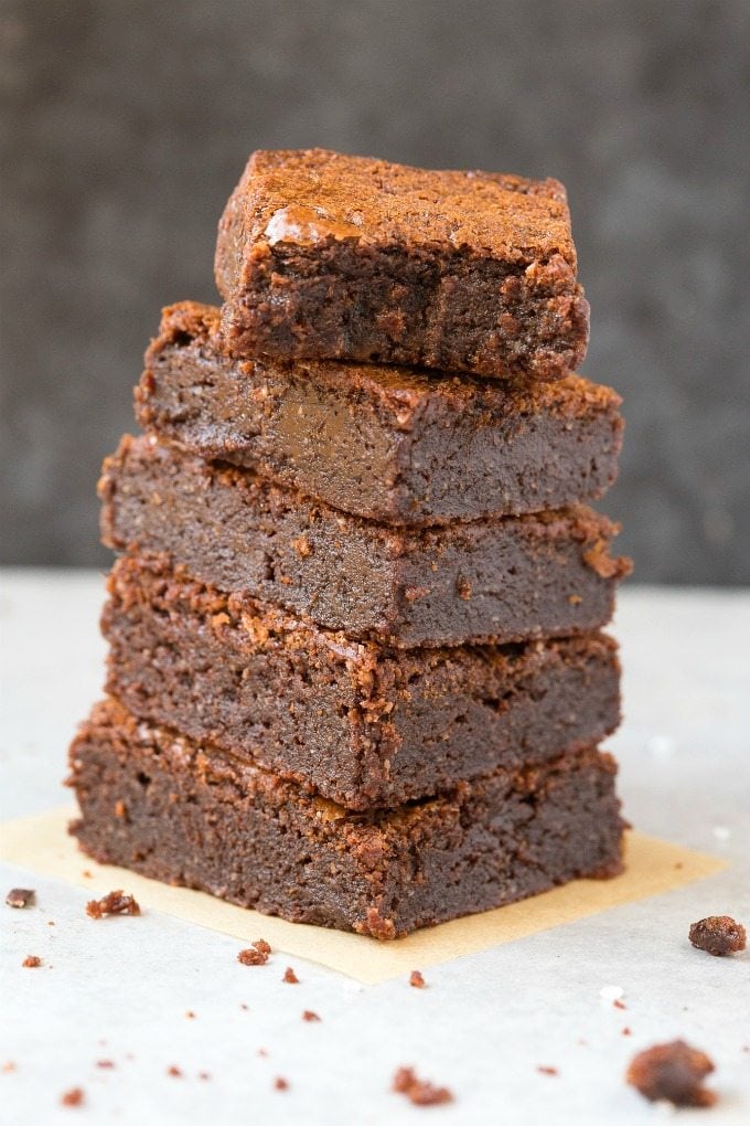 Fudgy Keto Low Carb Brownies (Paleo, Vegan, Sugar Free)