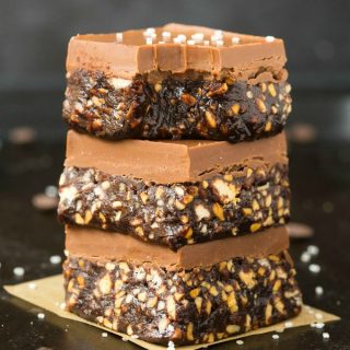 4-Ingredient No Bake Brownies (Keto, Paleo, Vegan, Sugar Free)- An easy 5 minute no bake raw brownie recipe which needs just 4 ingredients- Gooey, fudgy and the ultimate ketogenic dessert recipe! #ketodessert #ketogenicdessert #lowcarb #vegan #paleo #sugarfree #brownies | Recipe on thebigmansworld.com
