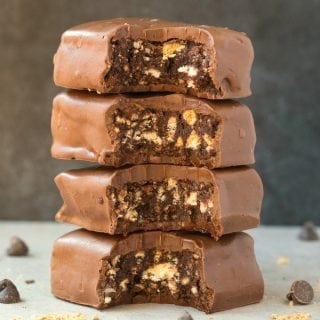 4-Ingredient No Bake Ferrero Rocher Bars (Paleo, Vegan, Keto, Sugar Free, Gluten Free)-An easy recipe for chocolate hazelnut no bake bars using just 4 ingredients! Easy, delicious low carb ketogenic dessert bars which take less than 5 minutes to whip up! #keto #ketodessert #nobake #bars #ferrerorocher | Recipe on thebigmansworld.com