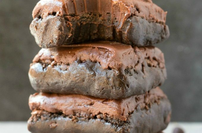 No Bake Paleo Vegan Brownies (Keto, Low Carb, Sugar Free)- An easy 5-ingredient recipe for fudgy, gooey and secretly healthy raw brownies! Protein-packed, completely sugar free and ready in minutes! The ultimate healthy no bake dessert! #nobakedessert #keto #vegan #ketogenicrecipe #paleo | Recipe on thebigmansworld.com