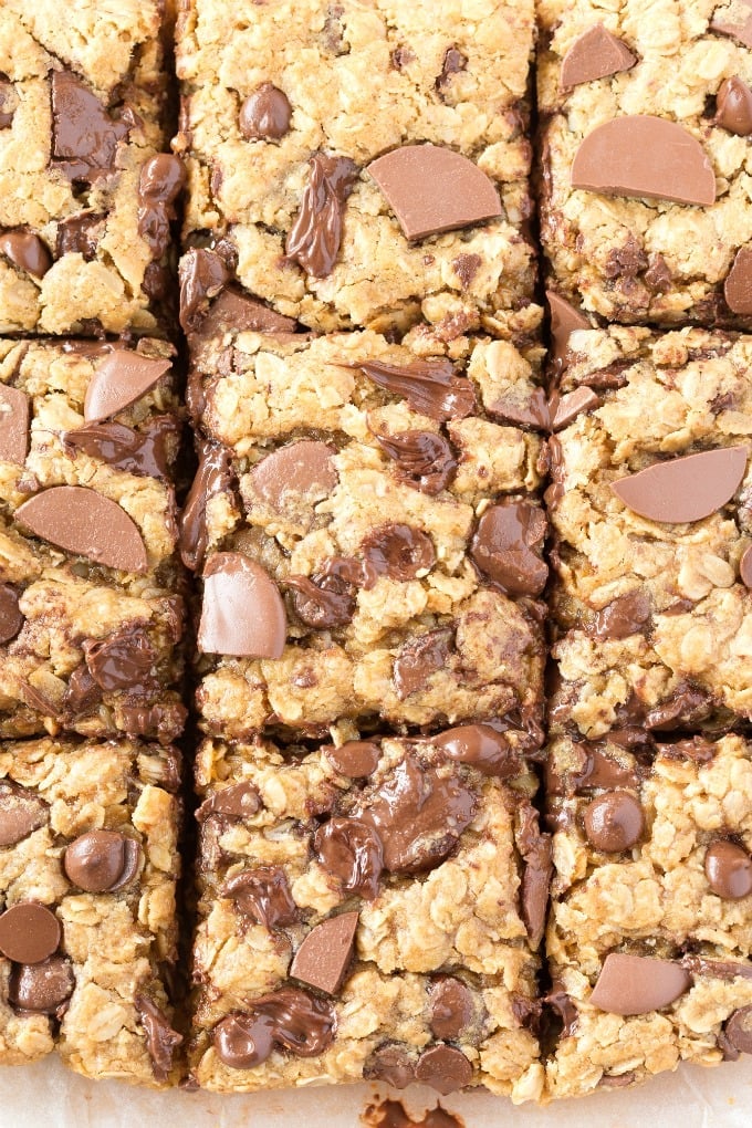 thick and chewy flourless banana oatmeal breakfast bars with chocolate chips