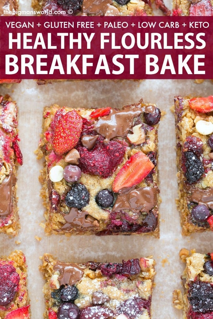 Easy soft baked oatmeal breakfast bake- a delicious breakfast casserole loaded with blueberries, strawberries and fruit! 