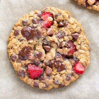 healthy strawberry oatmeal cookies