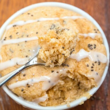 Easy 1-minute lemon poppy seed mug cake muffin