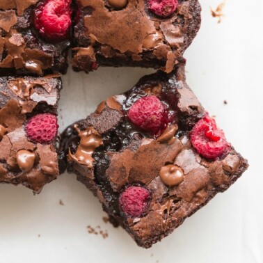 Easy Chocolate Raspberry Brownies made without eggs and without sugar!