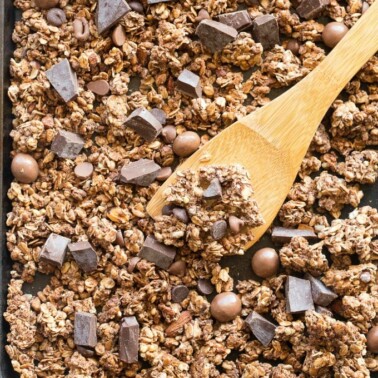 Easy homemade healthy chocolate granola recipe