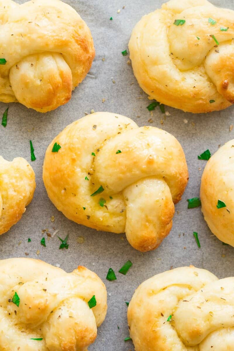 how to make garlic knots.