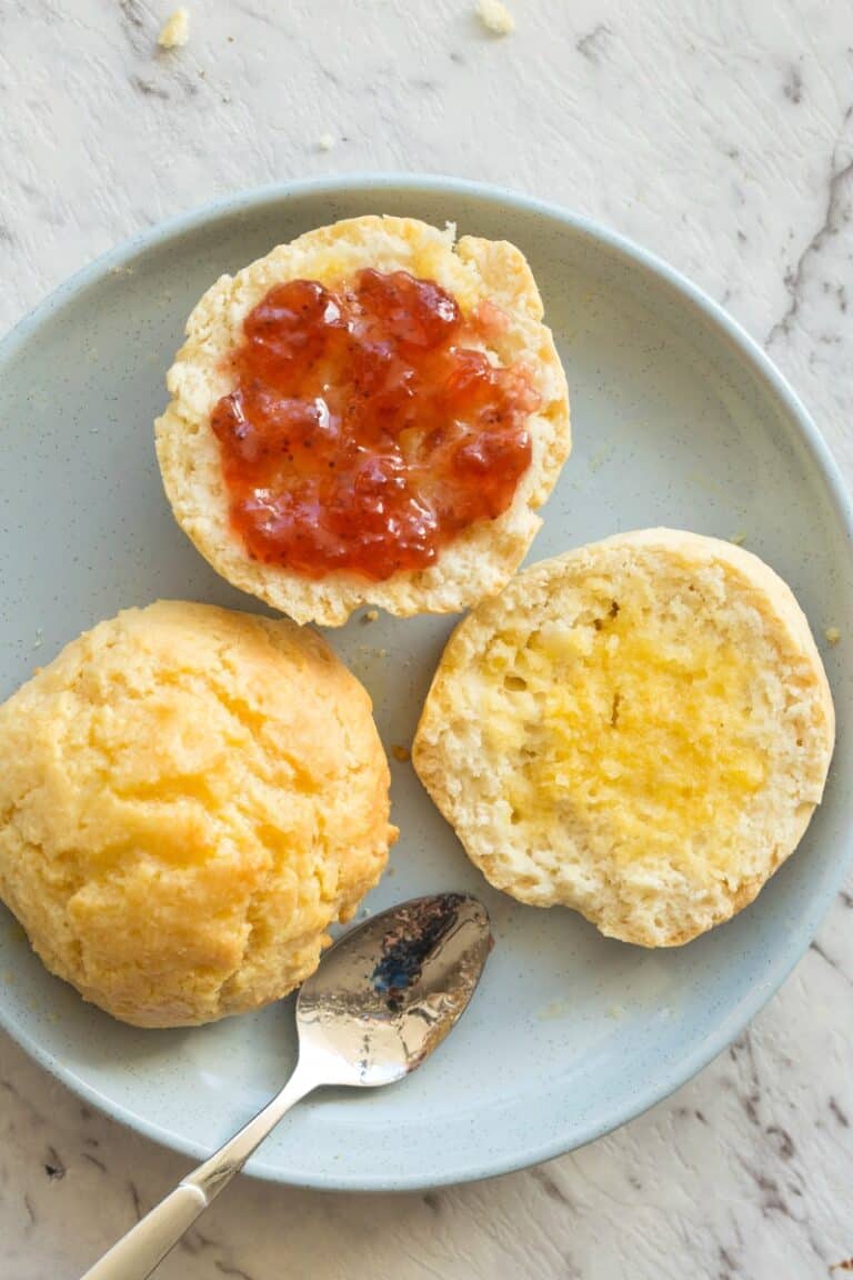 Fluffy vegan biscuits (5 ingredients!) The Big Man's World