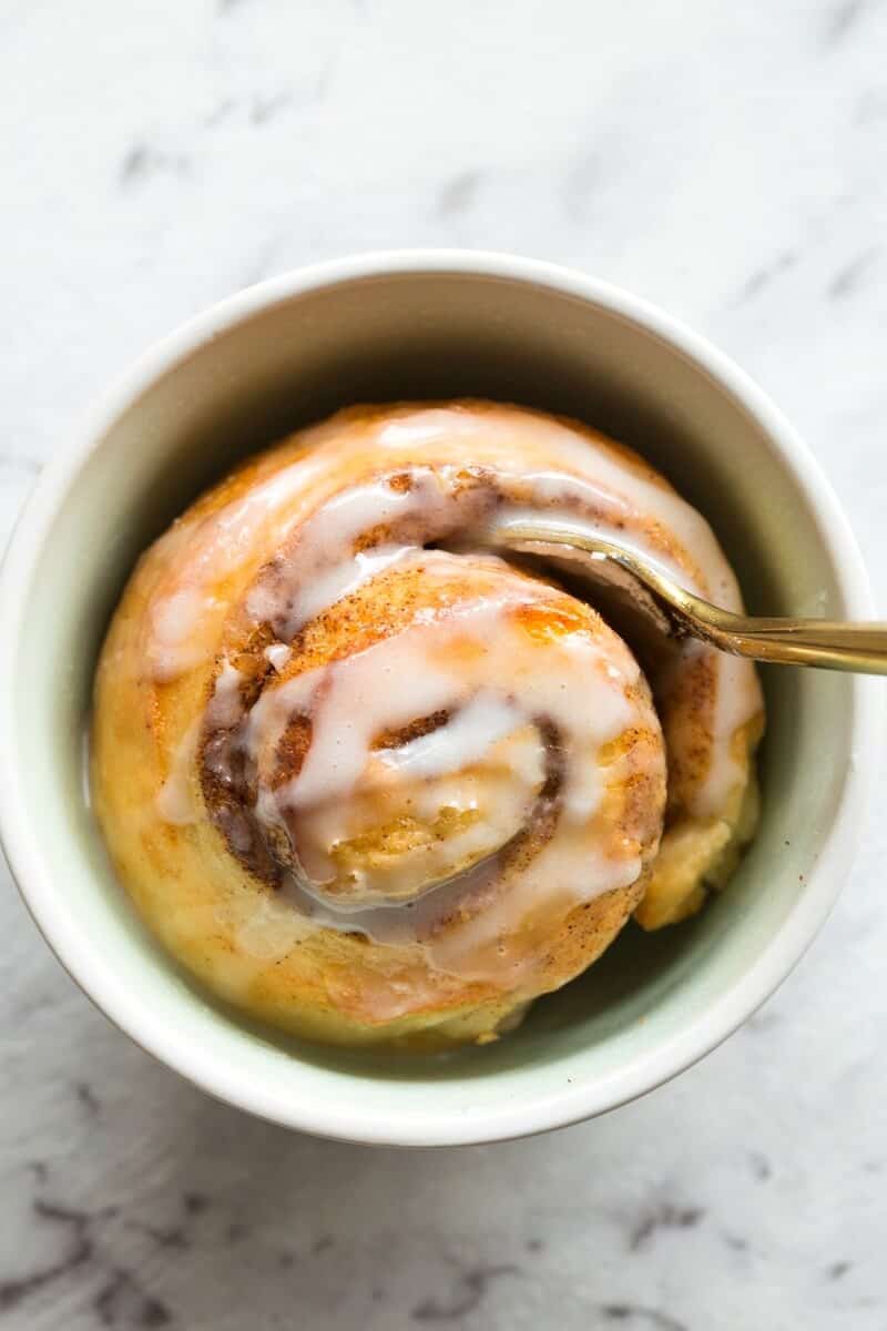 vegan gluten free cinnamon roll