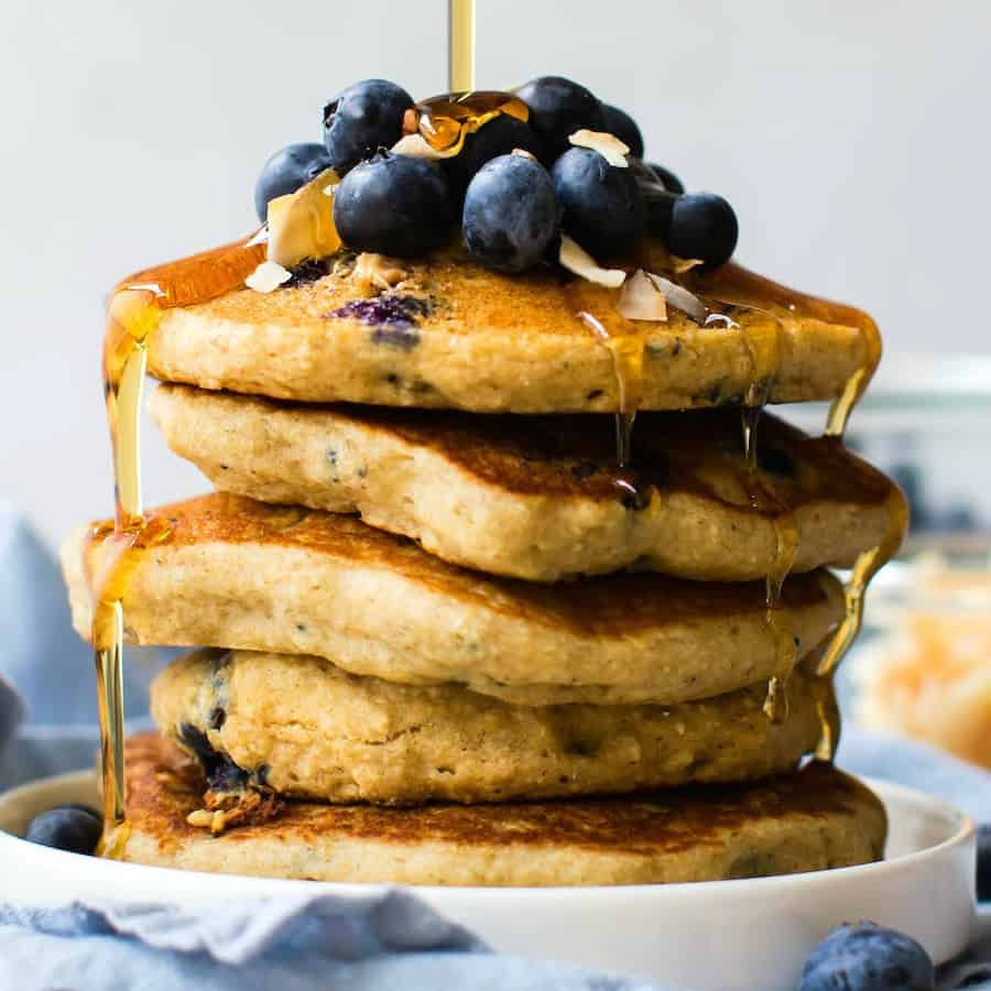 Fluffy blueberry & banana pancakes with oats recipe