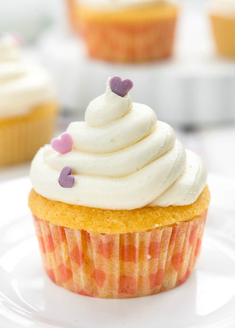 Keto Cupcakes- The BEST vanilla cupcakes! - The Big Man's World ®