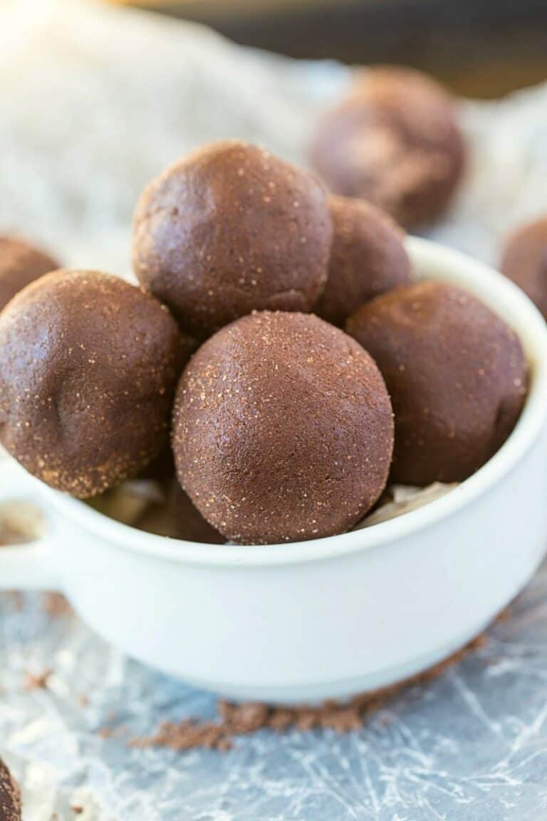 Mint Chocolate Energy Balls (Low carb!) The Big Man's World