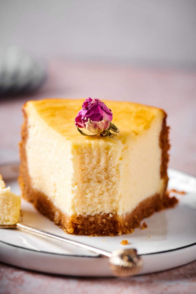 https://thebigmansworld.com/wp-content/uploads/2021/09/keto-cheesecake-recipe7.jpeg