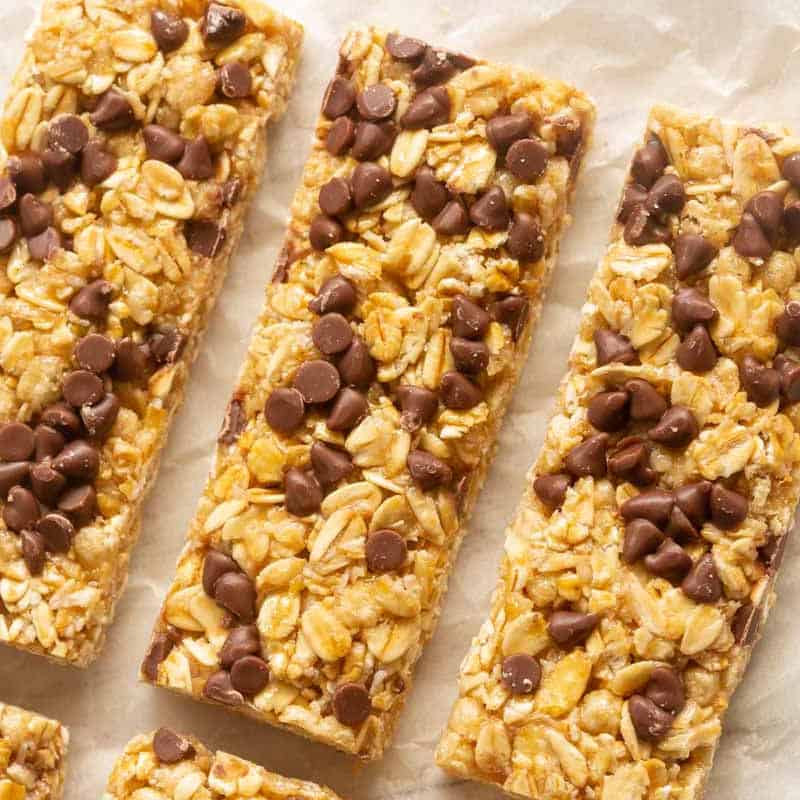 High-protein granola bars
